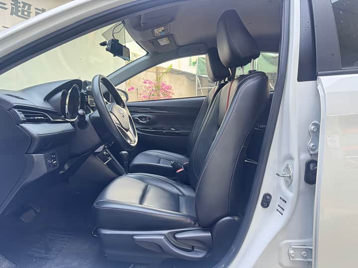 Toyota Yaris L Hatchback, 2022 — фото 7 из 9