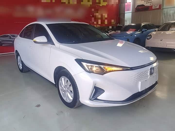 Changan Eado EV, 2022 — фото 4 из 9