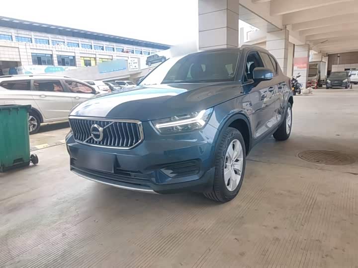 Volvo XC40, 2022 — фото 2 из 9
