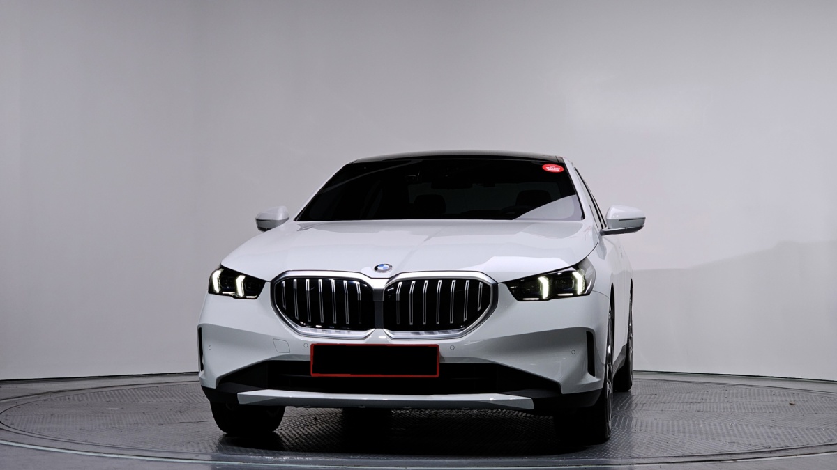 BMW 5 Series, 2025 — фото 3 из 12