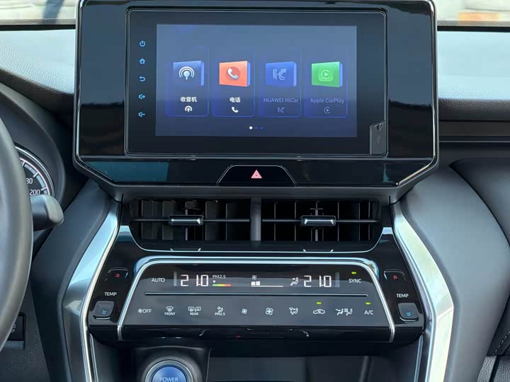 Toyota Venza, 2023 — фото 10 из 12
