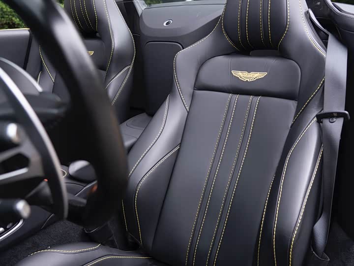Aston Martin V8 Vantage, 2022 — фото 8 из 9