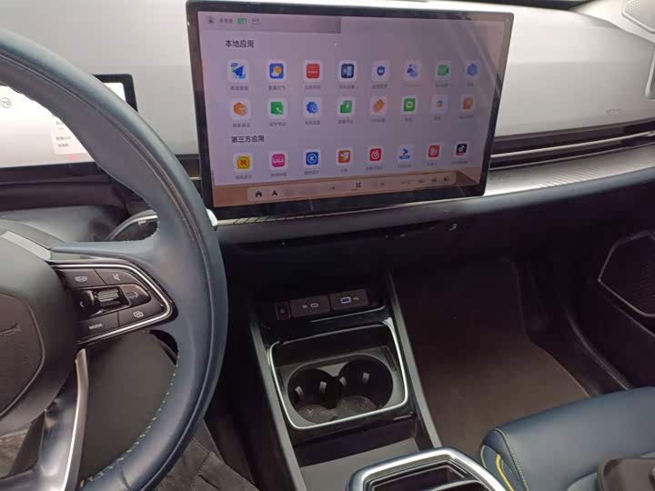 Geely Geometry G6, 2023 — фото 6 из 9