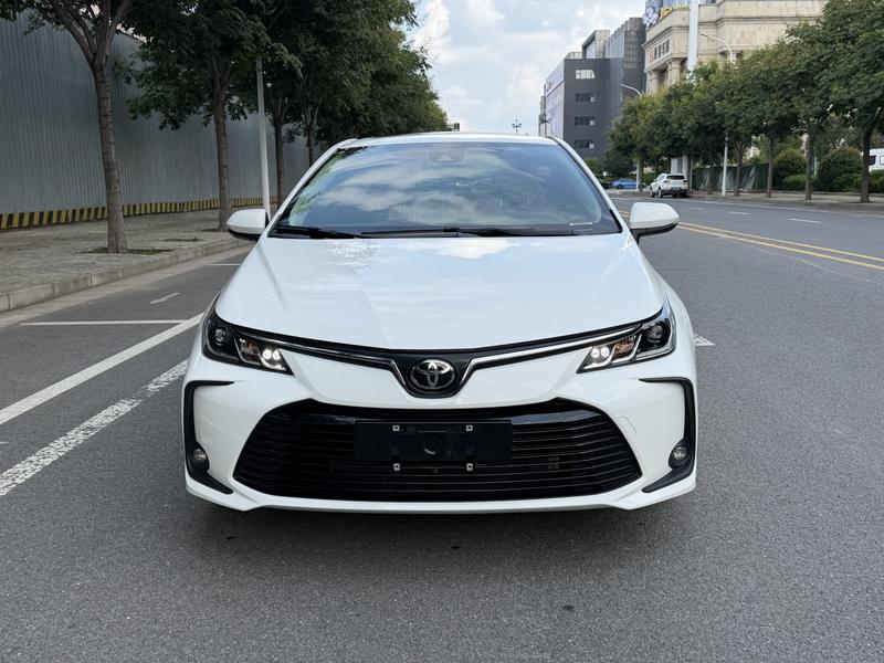 Toyota Corolla, 2023 — фото 2 из 12