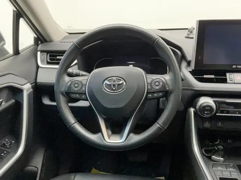 Toyota RAV4, 2022 — фото 4 из 10