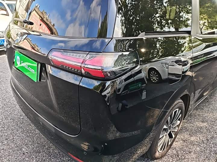 Wuling Starlight 730 Hybrid/EV, 2025 — фото 8 из 9