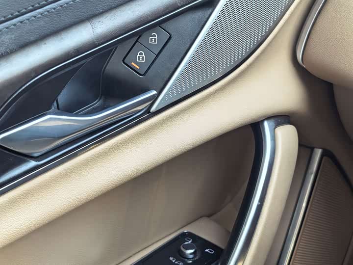 Jaguar XF L, 2024 — фото 2 из 7