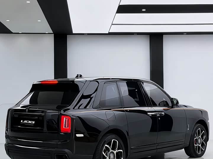 Rolls-Royce Cullinan, 2022 — фото 4 из 9