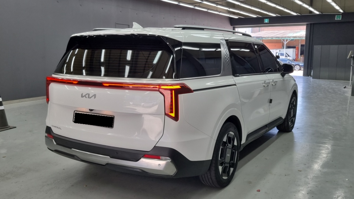 Kia Carnival, 2023 — фото 2 из 12