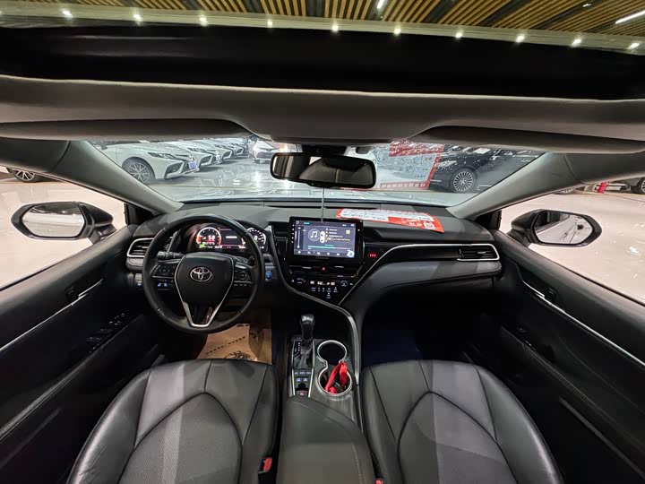 Toyota Camry, 2022 — фото 6 из 9