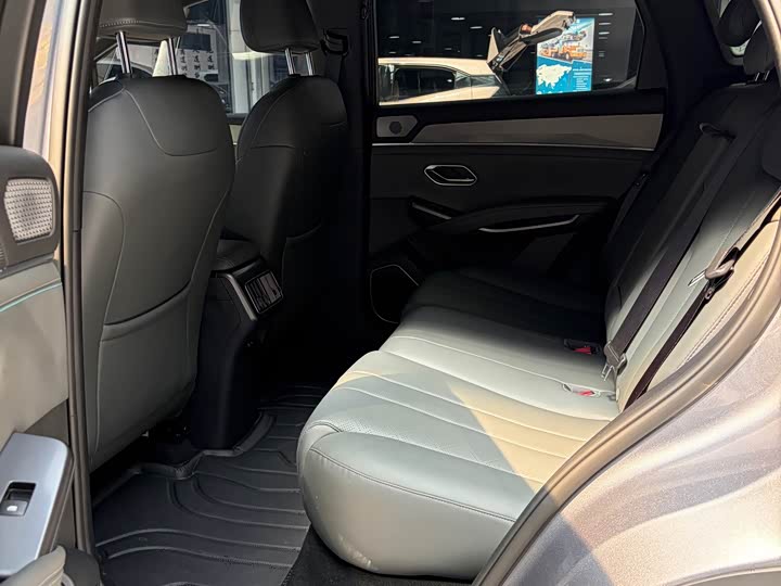 BYD Song L DM-i Hybrid, 2026 — фото 9 из 9