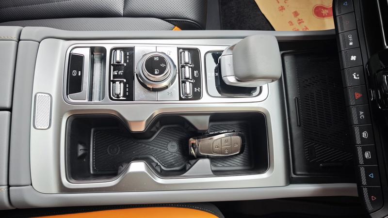 BAIC Beijing BJ40 Hybrid, 2025 — фото 9 из 12