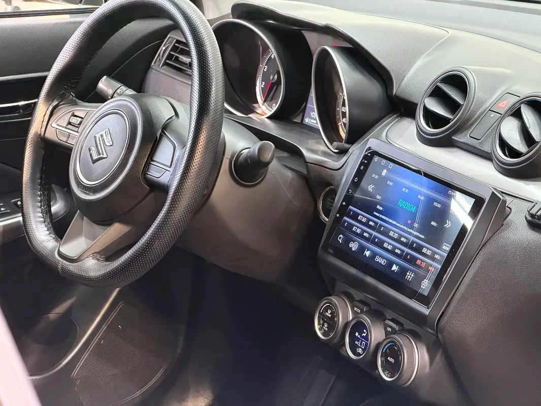 Suzuki Swift, 2023 — фото 10 из 10