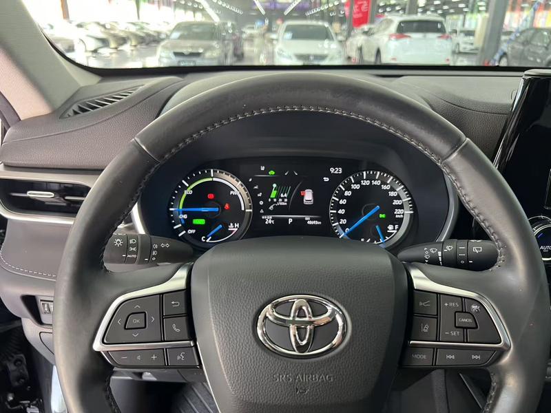 Toyota Highlander, 2024 — фото 8 из 12