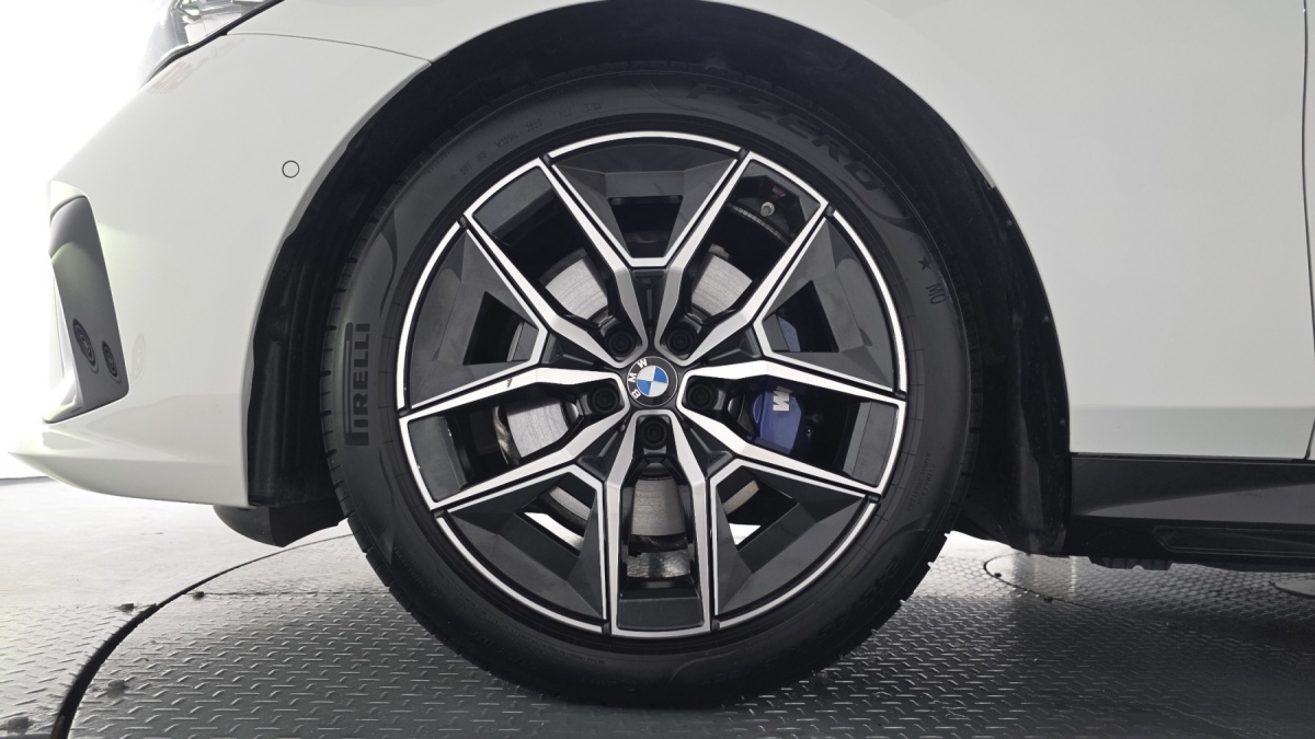 BMW 5 Series, 2025 — фото 5 из 12
