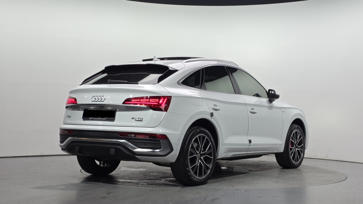 Audi Q5, 2022 — фото 2 из 12