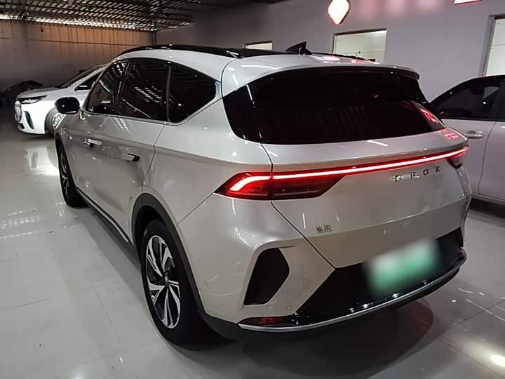 BAIC Arcfox Alpha T6, 2025 — фото 5 из 9