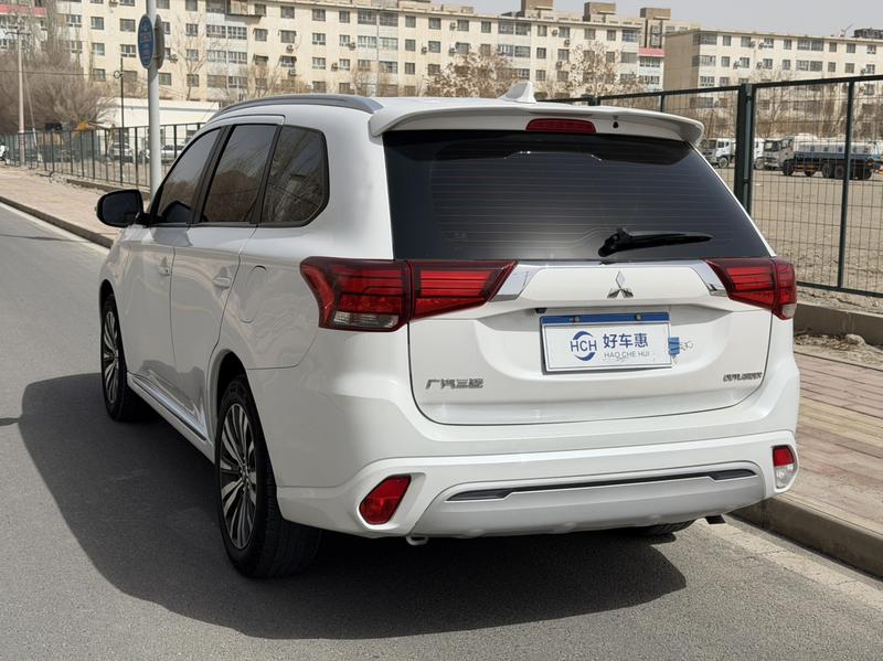 Mitsubishi Outlander, 2021 — фото 4 из 12