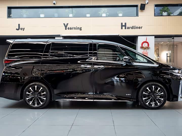 Toyota Vellfire, 2025 — фото 3 из 9