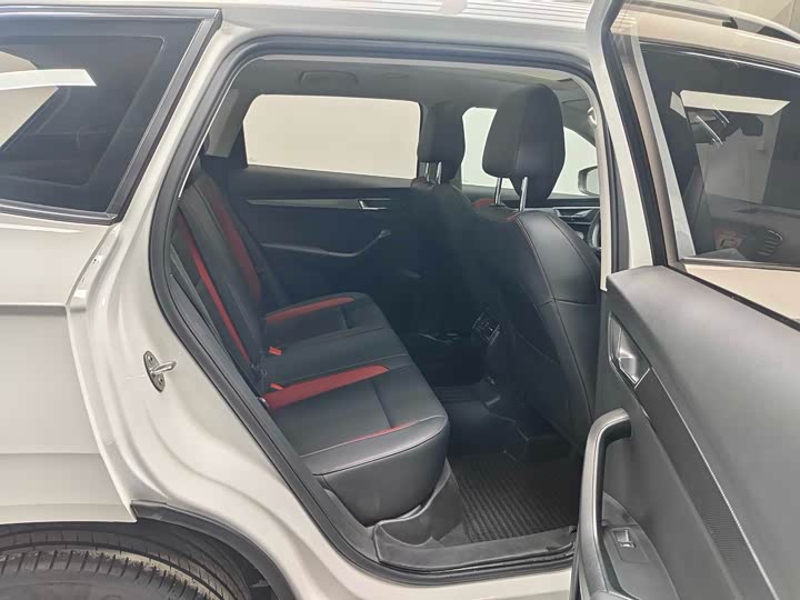 Skoda Karoq, 2022 — фото 9 из 9
