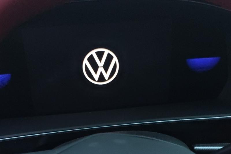 Volkswagen Passat Hybrid, 2025 — фото 6 из 10