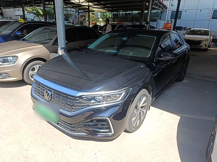 Volkswagen Passat Hybrid, 2022 — купить в Санкт-Петербурге под ключ