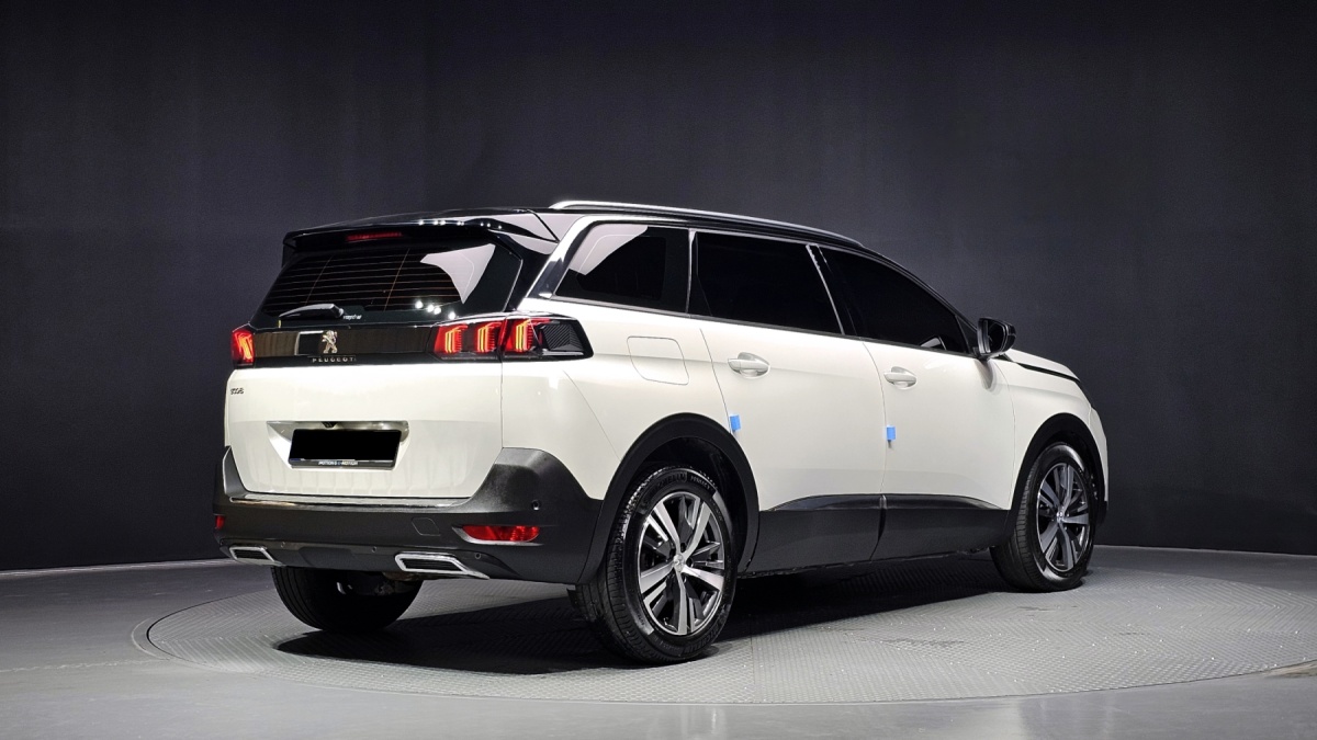 Peugeot 5008, 2022 — фото 2 из 12