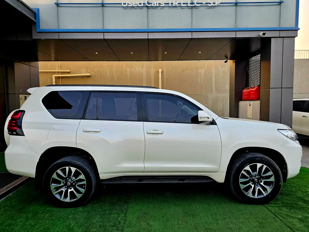 Toyota Prado, 2023 — фото 4 из 10