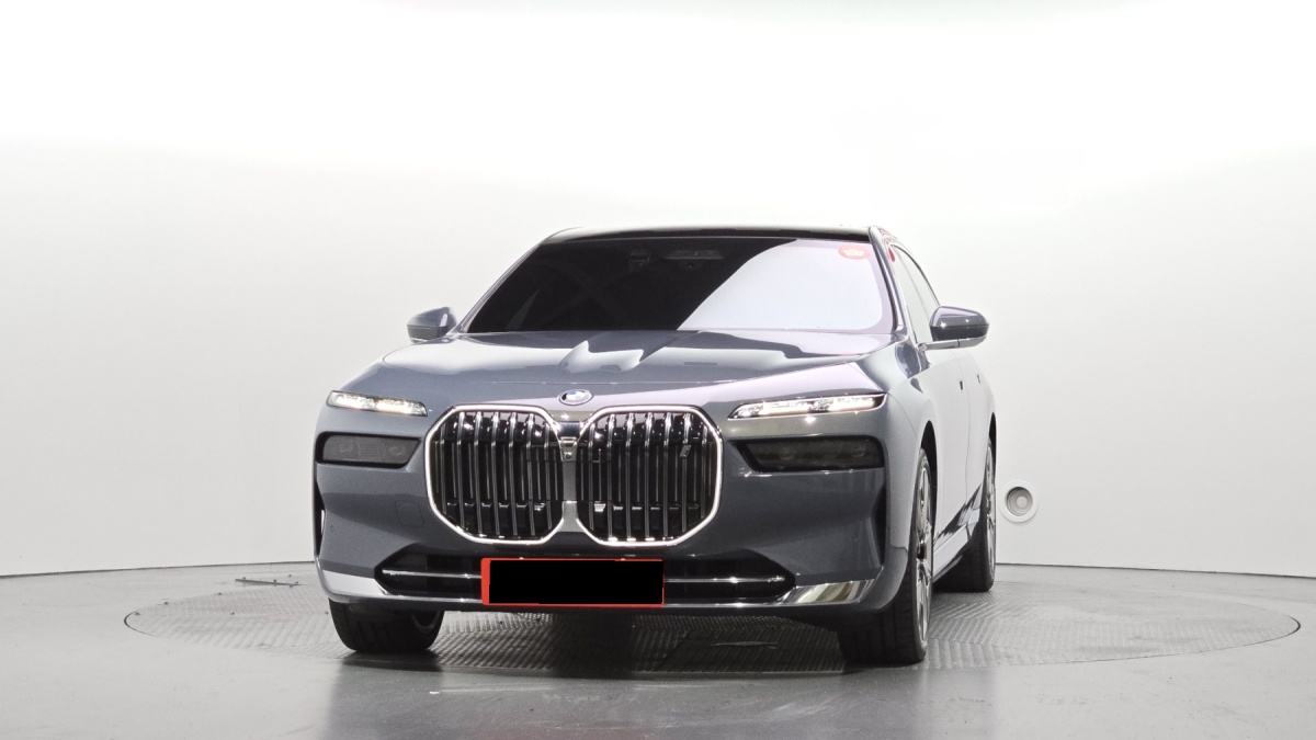 BMW i7, 2023 — фото 3 из 12