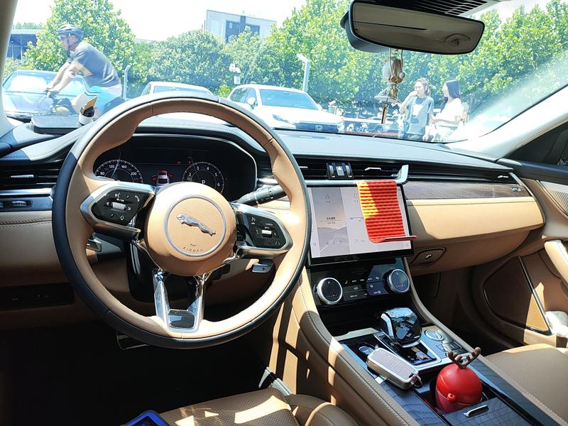 Jaguar XF L, 2025 — фото 10 из 12