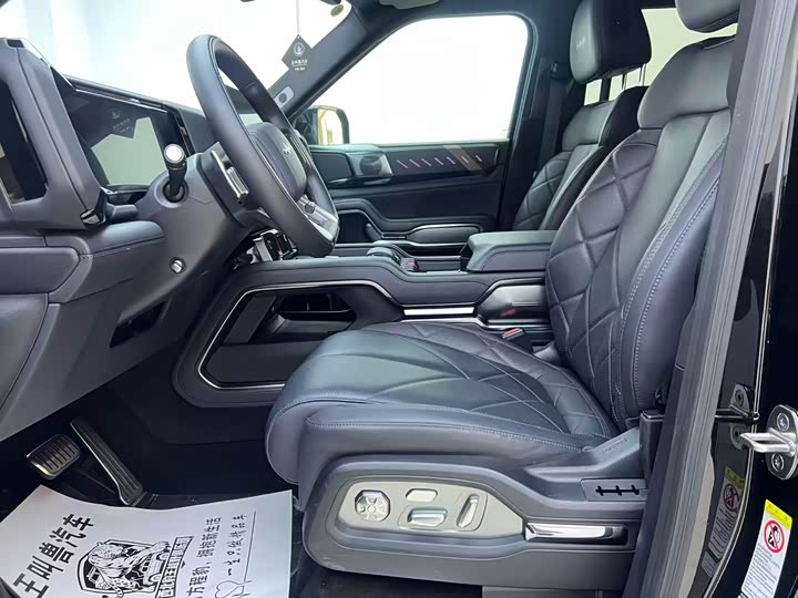 BYD FangChengBao Leopard 8, 2025 — фото 5 из 9