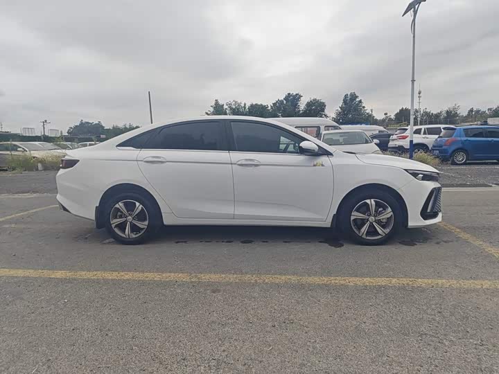 Geely Emgrand L Hi·P Hybrid, 2022 — фото 4 из 9