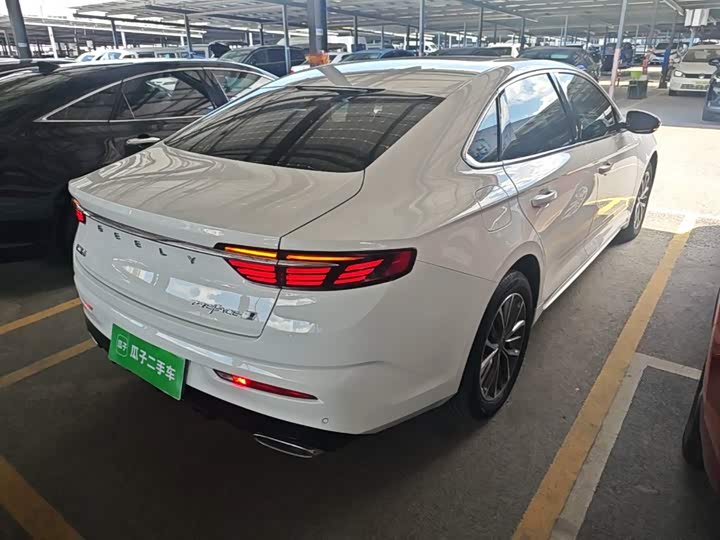 Geely Preface, 2023 — фото 7 из 9