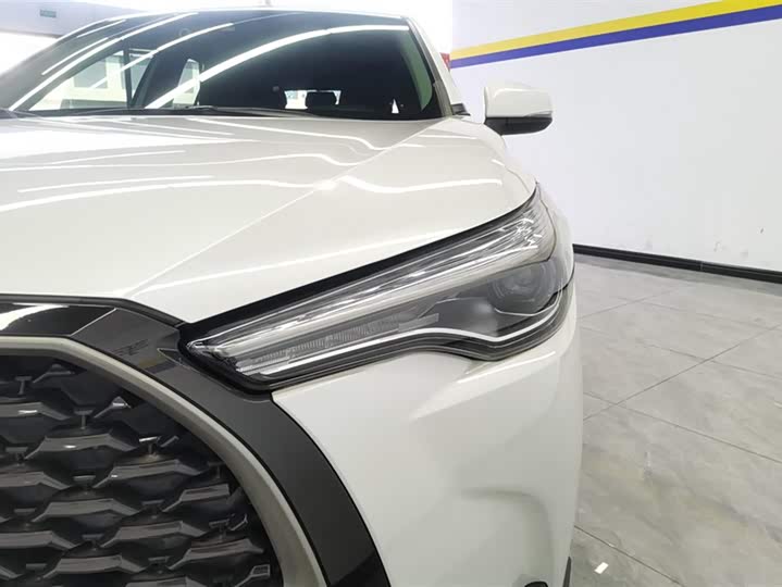Toyota Corolla Cross, 2022 — фото 5 из 9