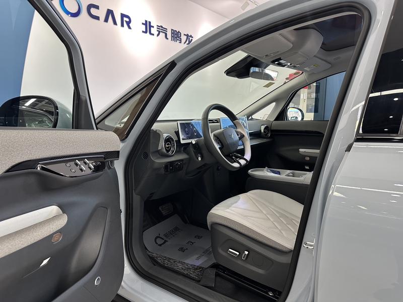 BAIC Arcfox Kaola S, 2024 — фото 10 из 12