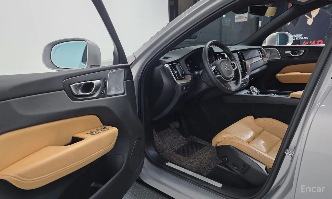 Volvo XC60, 2022 — фото 10 из 12