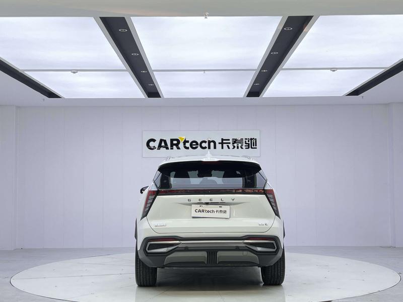 Geely Atlas L, 2023 — фото 6 из 12