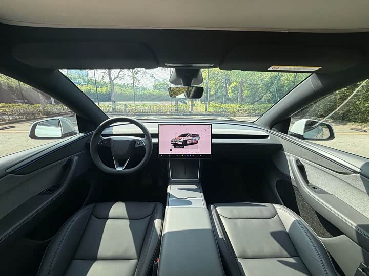 Tesla Model Y, 2025 — фото 7 из 9