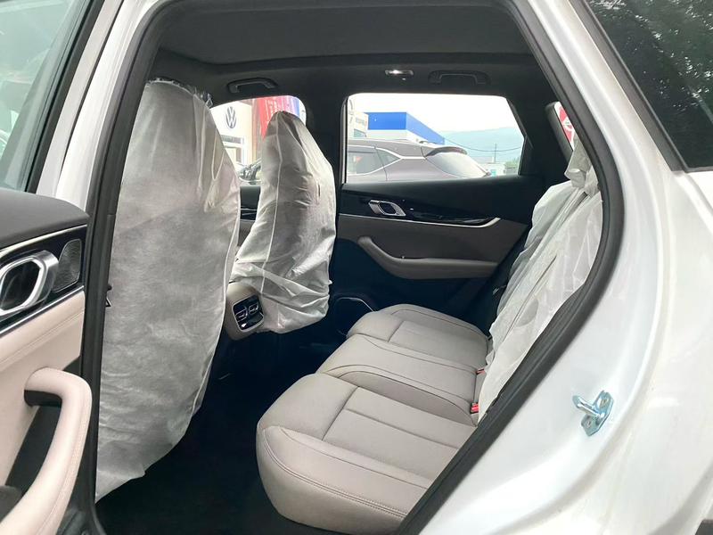 Geely Atlas L, 2025 — фото 9 из 10