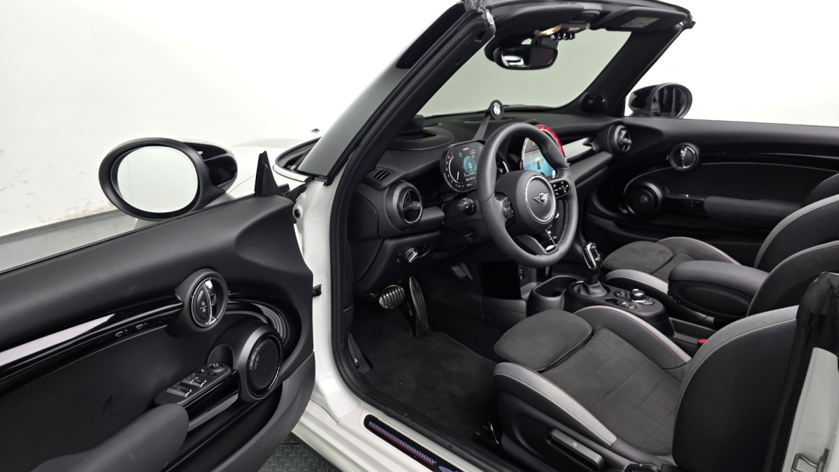 Mini Cooper Convertible, 2024 — фото 10 из 12