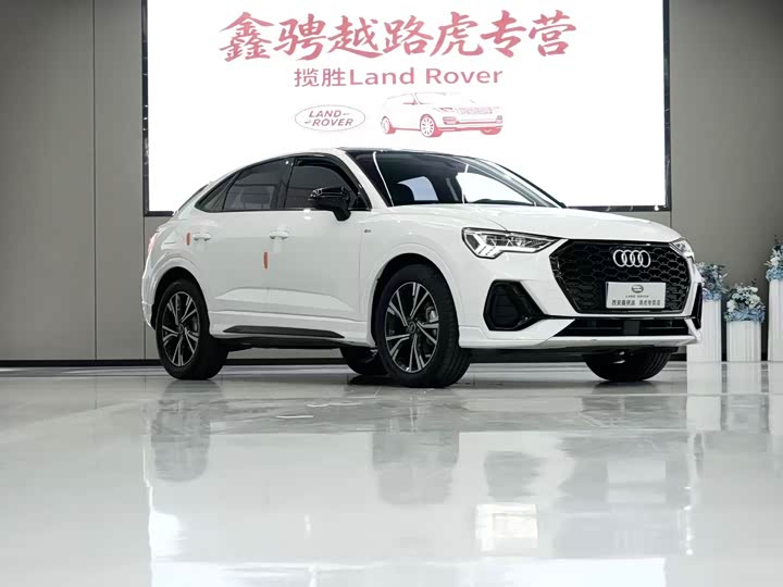 Audi Q3 Sportback, 2023 — фото 3 из 9
