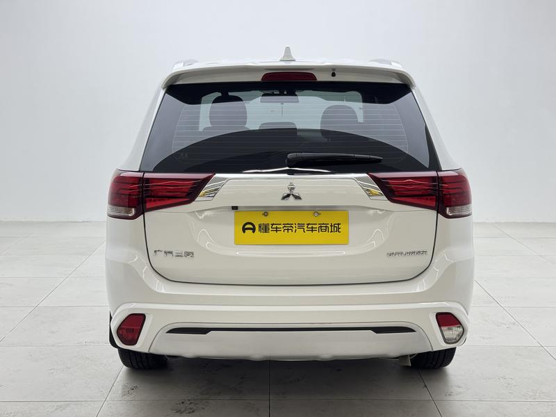 Mitsubishi Outlander, 2023 — фото 6 из 12