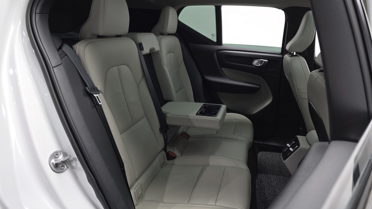 Volvo XC40, 2022 — фото 12 из 12