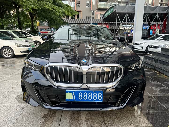 BMW 5 Series, 2024 — фото 2 из 9