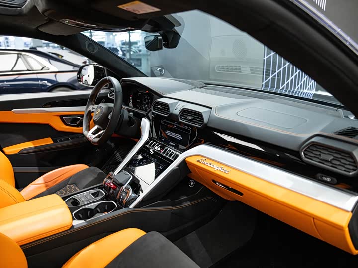 Lamborghini Urus, 2022 — фото 7 из 9