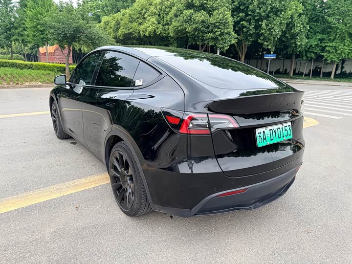 Tesla Model Y, 2023 — фото 7 из 9
