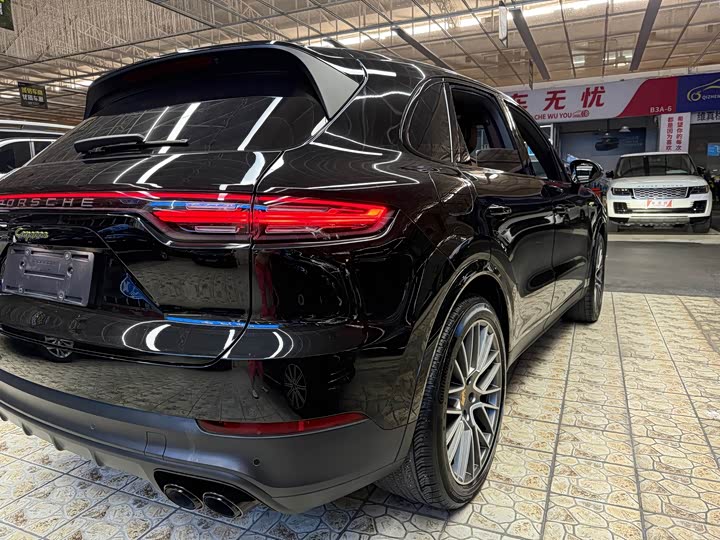 Porsche Cayenne Hybrid, 2022 — фото 6 из 9