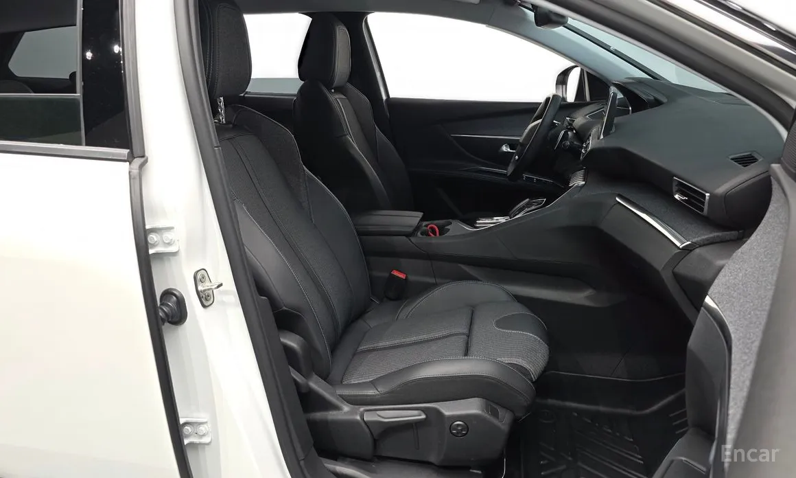 Peugeot 5008, 2022 — фото 11 из 12