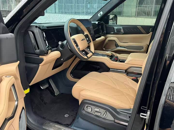 BYD FangChengBao Leopard 8, 2024 — фото 4 из 9