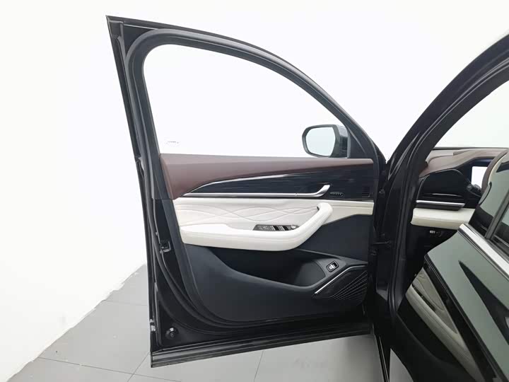 Geely Monjaro, 2022 — фото 8 из 9